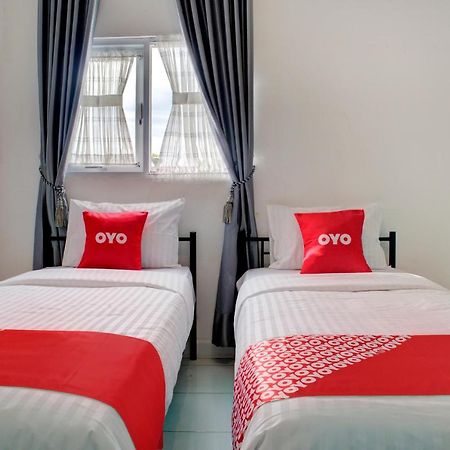 Oyo 3690 Wisma Yani Syariah Padang  Buitenkant foto