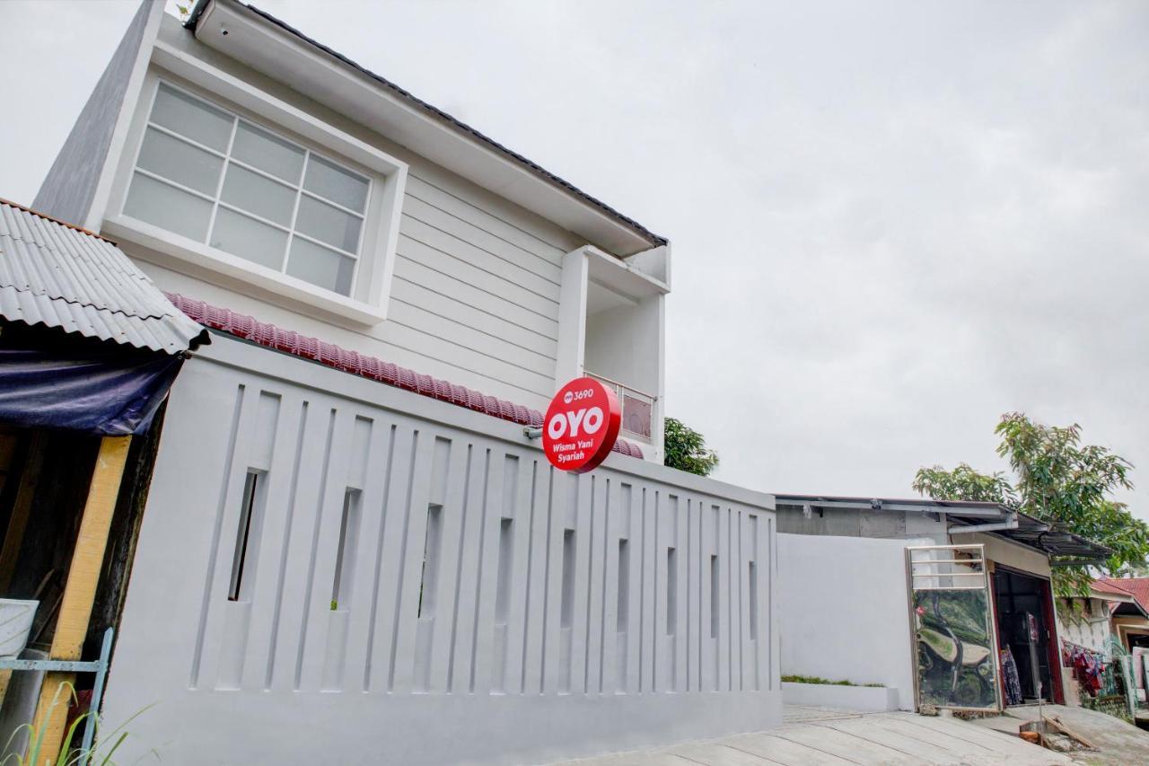 Oyo 3690 Wisma Yani Syariah Padang  Buitenkant foto