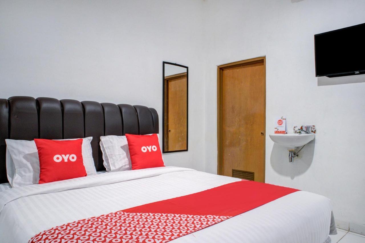 Oyo 3690 Wisma Yani Syariah Padang  Buitenkant foto