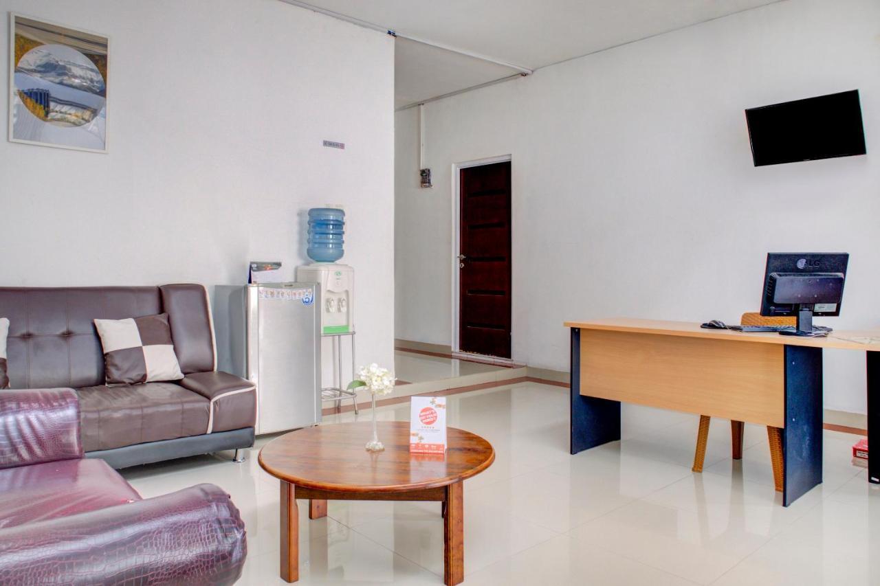 Oyo 3690 Wisma Yani Syariah Padang  Buitenkant foto