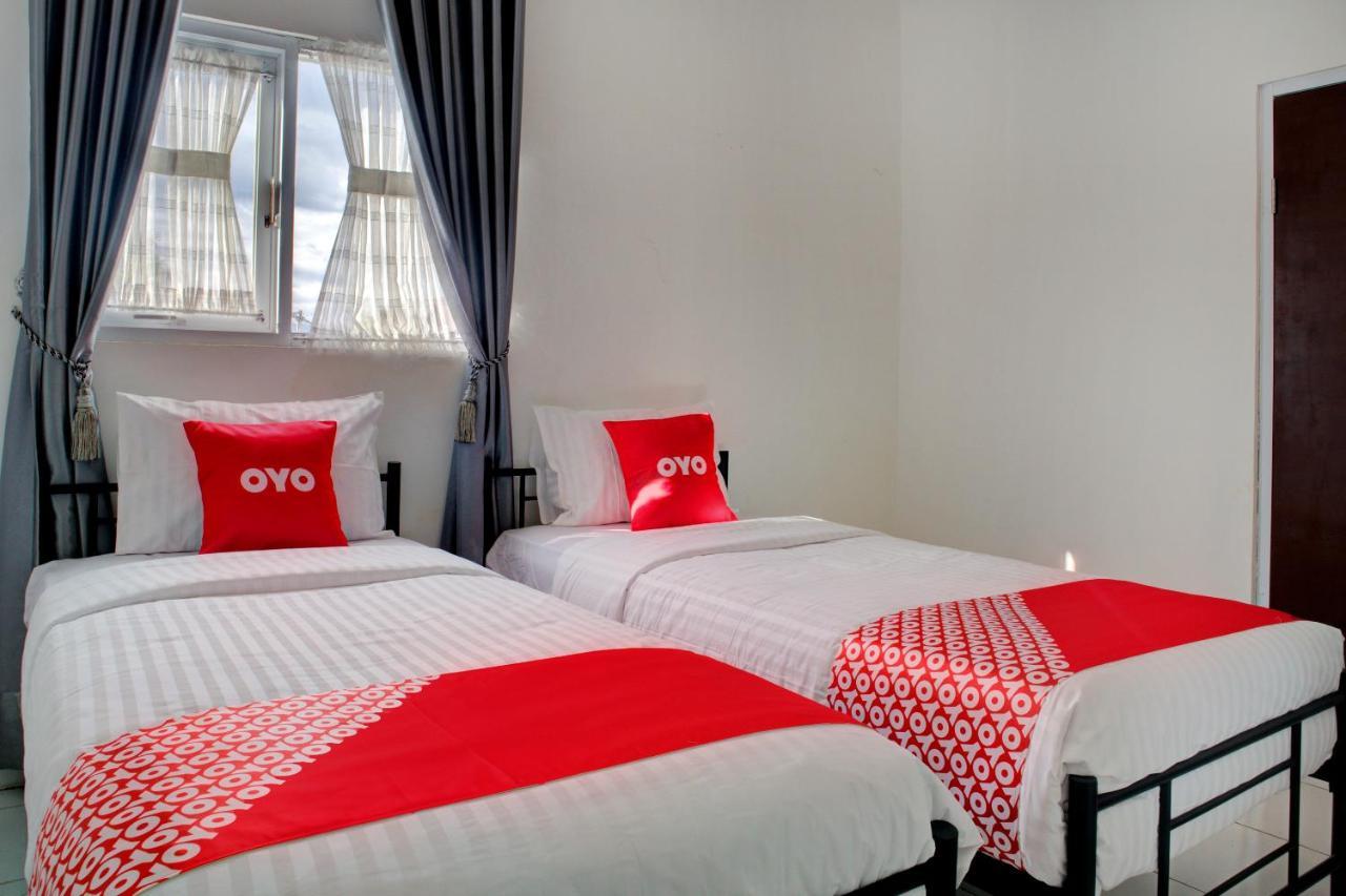 Oyo 3690 Wisma Yani Syariah Padang  Buitenkant foto