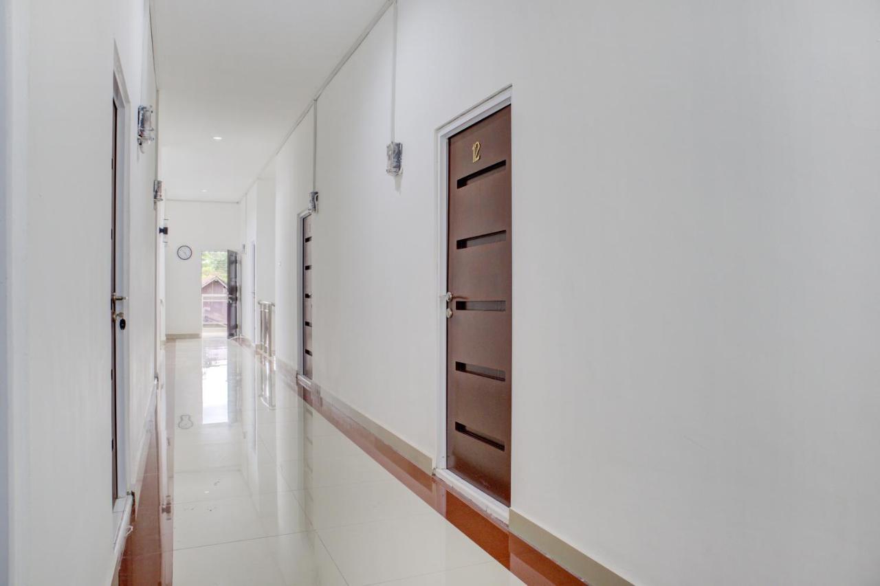 Oyo 3690 Wisma Yani Syariah Padang  Buitenkant foto