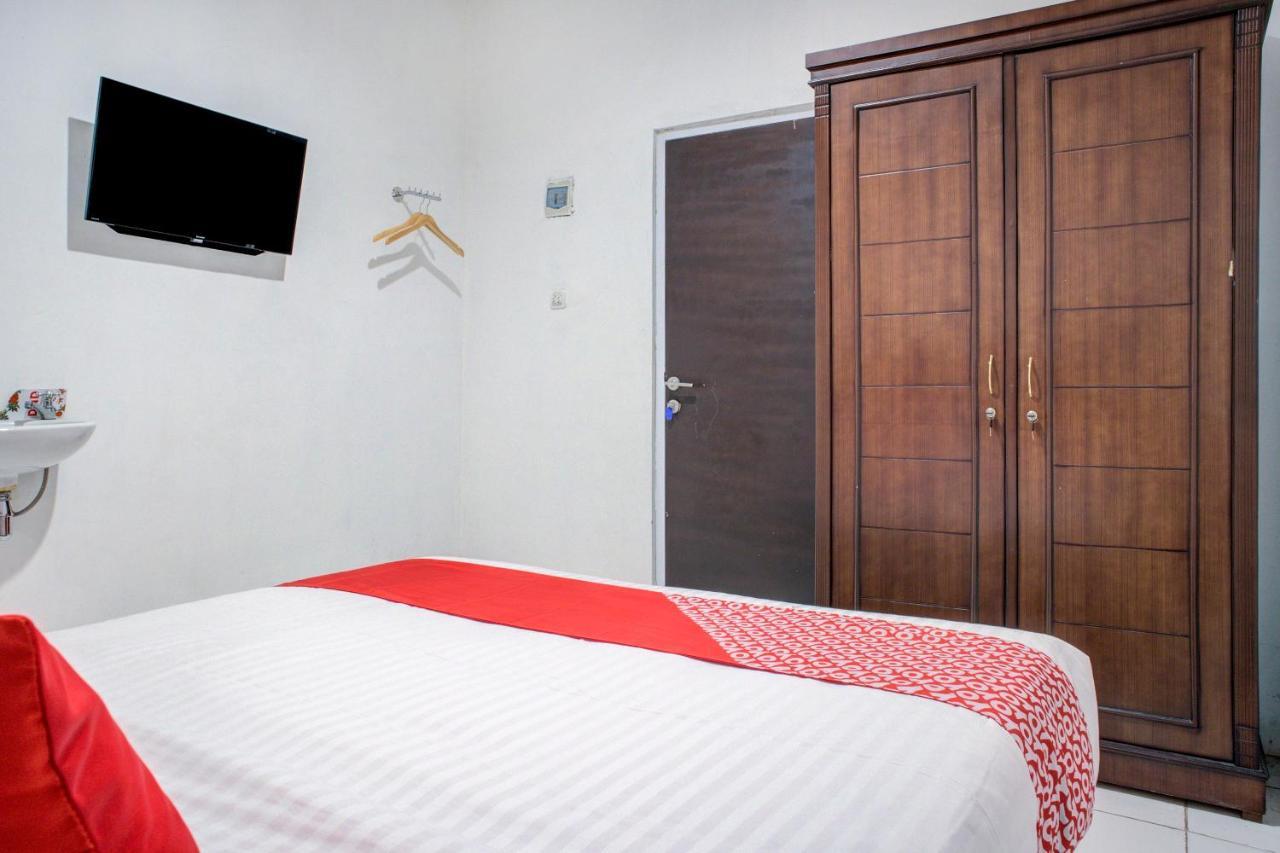 Oyo 3690 Wisma Yani Syariah Padang  Buitenkant foto